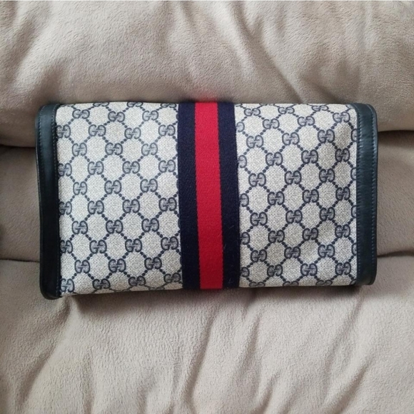 Authentic Vintage Gucci Clutch - Picture 3 of 11